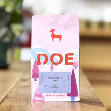 将图像加载到图库查看器中，Nightcap (Decaf) - 中等 +++ |哥伦比亚

